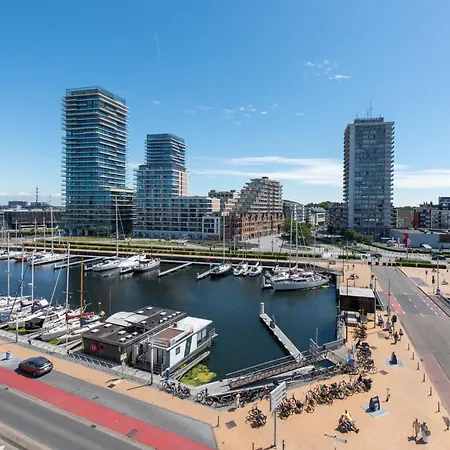 Luxury 2 Bedrooms Apartment With Harbor View And Free Parking Apartment