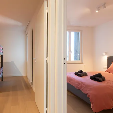 Apartment Luxury 2 Bedrooms Apartment With Harbor View And Free Parking