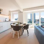 Luxury With Marina View And Free Parking Apartment
